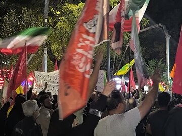 فیلم| ۲۳۰ شب حضور همدانی ها در خیابان؛ روایتی از جنس همدلی برای ایران