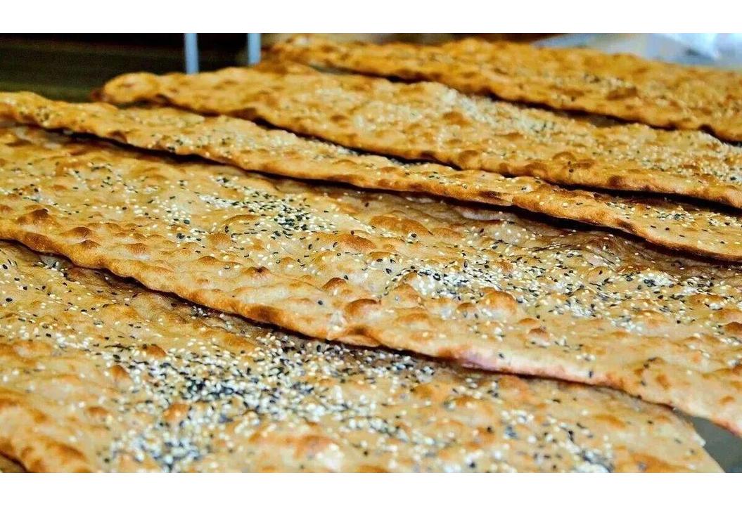 فروش کیلویی نان به نفع مصرف کنندگان است/ مشکل آزادپزها در تامین آرد