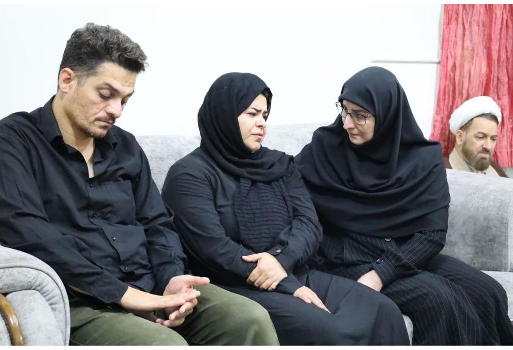 معاون وزیر آموزش و پرورش با خانواده دانش‌آموز جان‌باخته سانحه تصادف در اردکان دیدار کرد