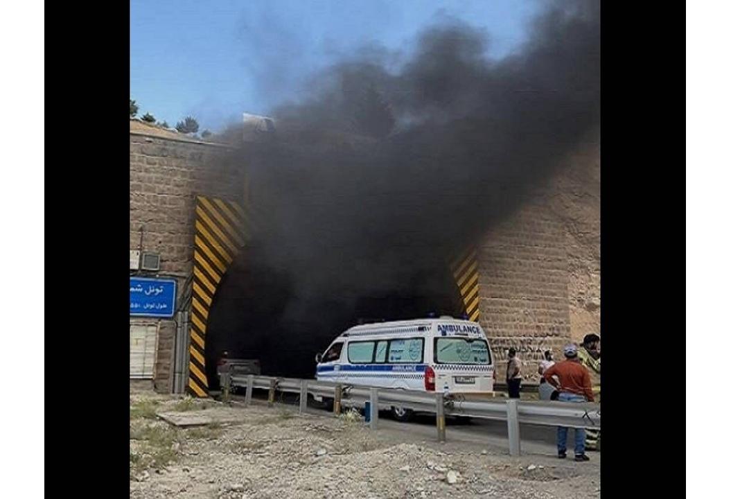 حریق خودروی دنا در جاده کندوان پنج مصدوم  داشت