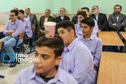 مسعود پزشکیان رئیس‌جمهور، صبح شنبه ۲۵ مهرماه ۱۴۰۵ پس از افتتاح مدرسه 18 کلاسه و هوشمند امام علی(ع) در شهرک واوان اسلامشهر در یکی از کلاس‌های درس این مدرسه در جمع دانش‌آموزان حضور دارد.