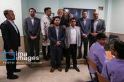 مسعود پزشکیان رئیس‌جمهور، صبح شنبه ۲۵ مهرماه ۱۴۰۵ پس از افتتاح مدرسه 18 کلاسه و هوشمند امام علی(ع) در شهرک واوان اسلامشهر در یکی از کلاس‌های درس این مدرسه با کادر مدرسه عکس یادگاری می‌گیرد.