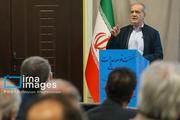 مسعود پزشکیان رئیس‌جمهور، صبح شنبه ۲۵ مهرماه ۱۴۰۵ در آیین افتتاح و بهره‌برداری هم‌زمان از ۳ هزار و ۸۵۱ طرح آموزشی، پرورشی و ورزشی کشور، در محل مدرسه هوشمند امام علی(ع) واقع در شهرک واوان اسلامشهر سخنرانی می‌کند.